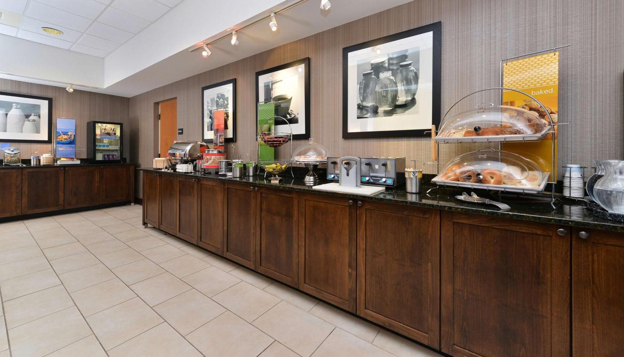 Hampton Inn Chicago-Carol Stream Экстерьер фото