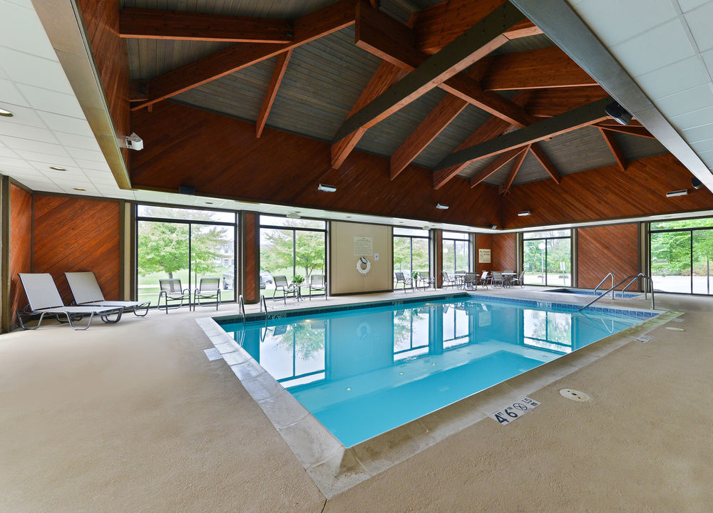 Hampton Inn Chicago-Carol Stream Экстерьер фото
